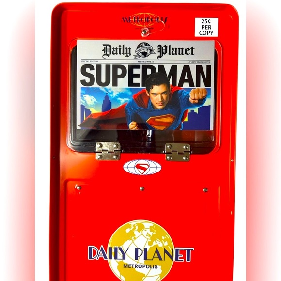 DC - Superman - Newspaper Box Popcorn Bucket w/ Interchangeable Front Paper 🦸♂️ - Picture 6 of 7